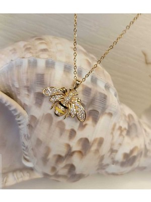 Normadia Şık Çelik Arı Figürlü Kolye, Yılbaşı ve Hediyelik Seçenekleriyle