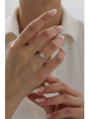 Yavuz Kuyumculuk 14 Ayar Altın Beyaz Altın Sarmal Tektaş Yüzük