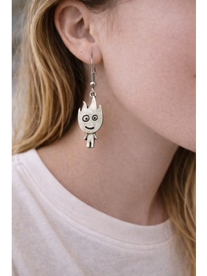 Herşey Nota Sevimli Karakter Figürlü Ince Form Metal Sallantılı Küpe