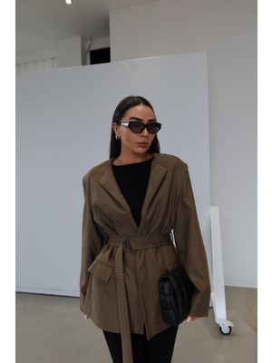 Özge Özgenç Hakim Yaka Balık Sırtı Ceket