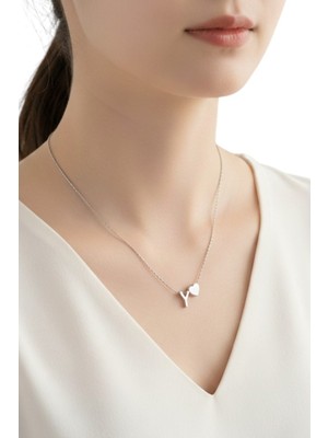 Normadia Şık Çelik Zincirli Y Harfli ve Kalp Detaylı Gümüş Renk Kolye