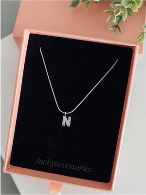 Normadia Şık Çelik Rodyum Kaplama N Harfi Kolye, Zarif ve Kalıcı Takı