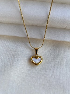 Normadia Şık Altın Kaplama Minik Kalp Kolye, Zarif ve Dayanıklı Tasarım