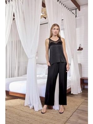 Çamaşır Kenti Viskon Dantelli ve Dekolteli Saten Pijama Takımı