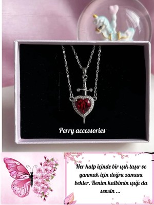 Normadia Kırmızı Zirkon Kalp ve Kılıç Tasarımlı Şık Hediye Seti