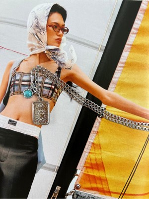 Normadia Şık ve Zarif Tasarımlı Uzun Kolye, Günlük ve Özel Kullanıma Uygun