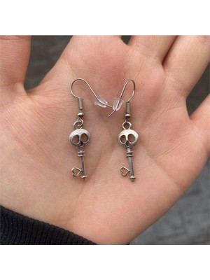 Harmony Factory Kalpli Kurukafa Detaylı Anahtar Küpe