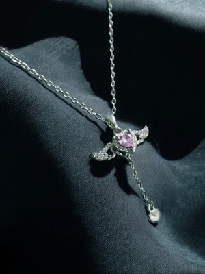 Normadia Pembe Taşlı Hareketli Kalpli Çelik Kadın Kolye, Şık ve Zarif Takı