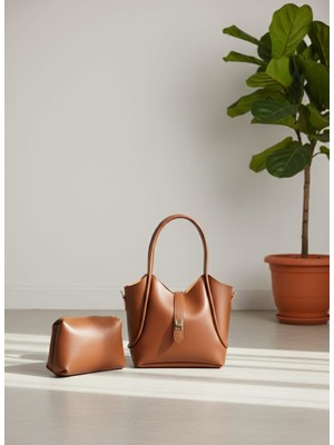 Hayal Çanta Ikili Set: Şık El ve Omuz Çantası + Makyaj Çantası