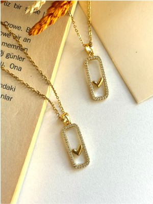 Normadia Minimal Kalp Detaylı Dörtgen Taşlı Çelik Kolye