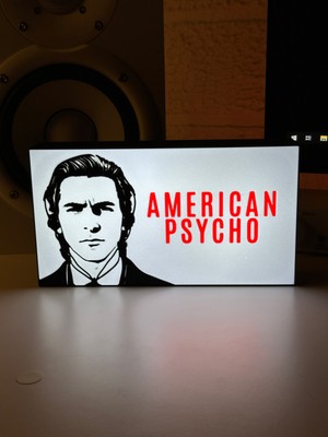 Gişe Arts Masa Lambası - American Psycho Adaptörlü Dekoratif & Hediyelik Lamba