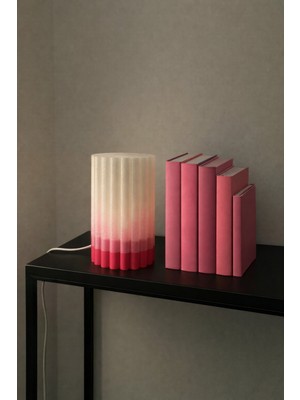 Şeffaf Pembe Ayaklı Dekoratif Lamba, Şık ve Modern Tasarım