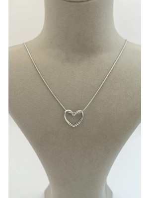 Normadia Şık Çelik Kalp Kolye, Zarif ve Dayanıklı Takı Tasarımı