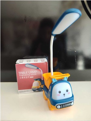 Şık ve Fonksiyonel Masa, Ev ve Ofis Kullanımına Uygun Tasarım