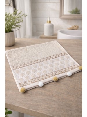 Onaltı Tekstil 30X50 cm Ponpon Detaylı Havlu 1 Adet