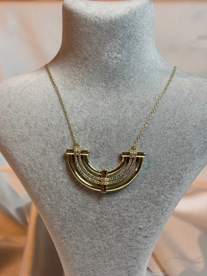 Normadia Gökkuşağı ve Taş Detaylı Şık Kadın Kolye, Zarif Tasarım