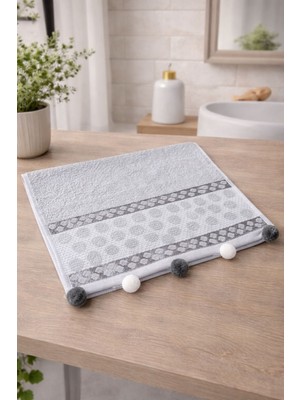 Onaltı Tekstil 30X50 cm Ponpon Detaylı Havlu 1 Adet