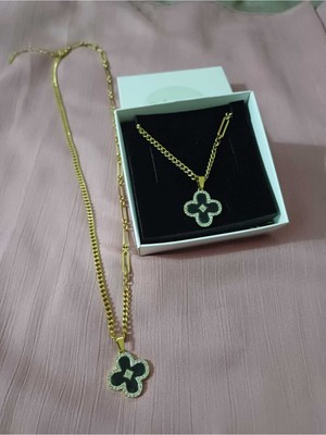 Normadia Şık Siyah Çiçek Desenli Uzun Metal Kolye, Zarif Takı Modeli