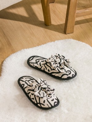 Lc Waikiki Yeni Sezon Fiyonk Detaylı Kadın Ev Terliği