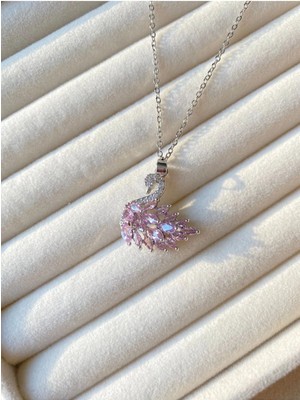 Normadia Gümüş Renk Kuğu Detaylı Zarif Zirkon Taşlı Zincir Kolye