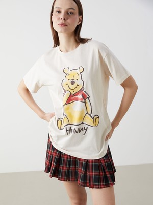 Lc Waikiki Yeni Sezon Bisiklet Yaka Winnie The Pooh Baskılı Kadın Tişört