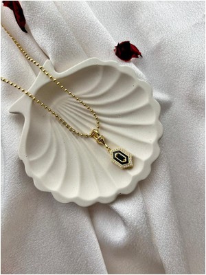 Normadia Vintage Siyah Taş Detaylı Çelik Zincirli Kolye, Şık ve Modern Tarz
