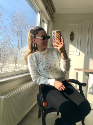 Gözde Tasarım Butik Kadın Beyaz Renk Bisiklet Yakalı Ajurlu Kazak