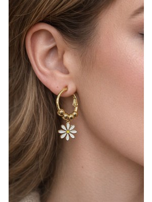 Suzi Shine Papatya Figürlü Gold Renk Çelik Halka Küpe