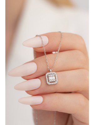 Normadia Şık Kare Baget Taşlı Kadın Gümüş Kolye Zincir Model GKLKRBGTM3D