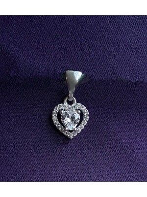 Normadia 925 Ayar Gümüş Kalpli Tektaş Kolye Ucu, Zarif ve Parlak Takı
