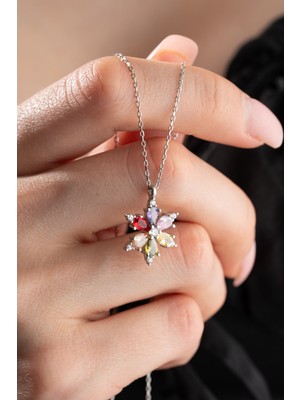 Normadia 925 Ayar Gümüş Mix Taşlı Çiçek Kolye, Şık ve Zarif Takı