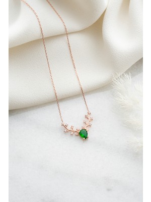 Normadia Yeşil Taşlı Geyik Model Kadın Gümüş Kolye, Zarif ve Şık Takı