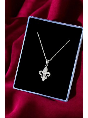 Normadia Beyaz Taşlı Zambak Sembolü 925 Ayar Gümüş Kolye