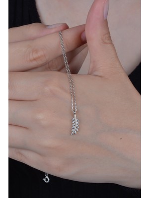 Normadia 925 Ayar Defne Yaprağı Şık Gümüş Kadın Kolye