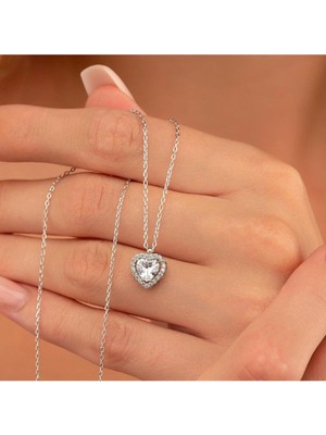 Normadia Parlak Kalp Gümüş Kolye, Zarif ve Şık Takı Tasarımı