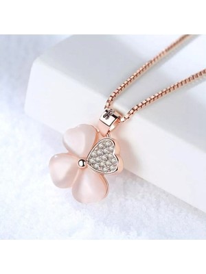 Normadia Kırmızı Kadife Kutuda Şık Gümüş Yonca Kolye Hediye Seçeneği