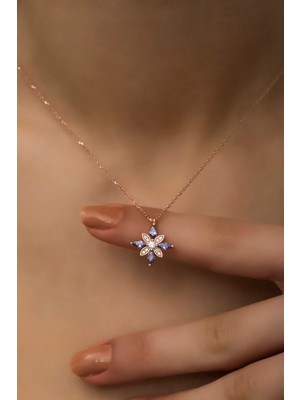 Normadia 925 Ayar Gümüş Rose Mor Zirkon Çiçek Kolye, Şıklık ve Zarafet Sunar