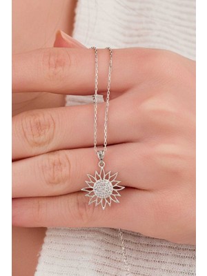 Normadia 925 Ayar Gümüş Zarif Taşlı Güneş Kadın Kolye