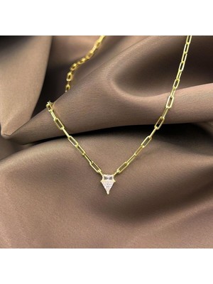 Normadia Şık Prizma Ok Tasarımlı Beyaz Taşlı Kadın Kolye