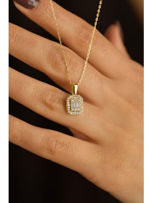 Normadia Zirkon Taşlı Gold Üç Sıra Baget Gümüş Kolye, Şıklığıyla Fark Yaratır
