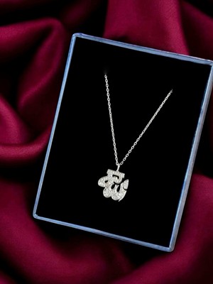 Normadia Parlak Beyaz Taşlı 925 Ayar Gümüş Kolye, Zarif ve Şık Tasarım