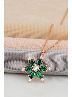 Normadia 925 Ayar Gümüş Zümrüt Taşlı Lotus Çiçeği Kolye