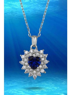Normadia Lacivert Taşlı Kalp Gümüş Kolye, Zarif ve Şık Takı Tasarımı