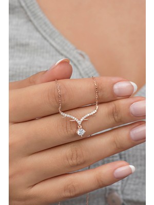 Normadia 925 Ayar Gümüş Kanatlı Tektaş Kolye, Zarif ve Şık Takı