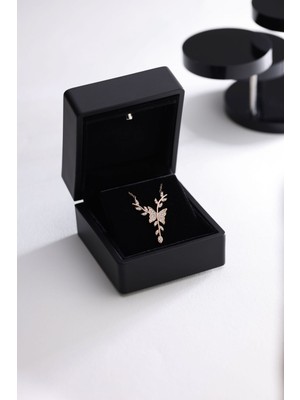 Normadia Işıklı 925 Ayar Gümüş Rose Daldaki Kelebek Kolye Hediyelik