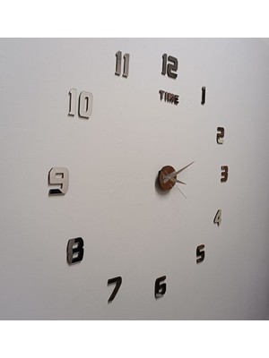 UltraMint Şık 3D Pleksi Ayna Duvar Saati Latin Rakamlarla Büyük Boy