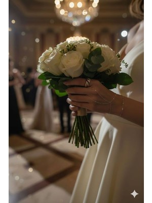 Lia Charm Kadın Gümüş Renk Pullu Ince Zincir Şahmeran – Şık ve Zarif Çelik El Bilekliği