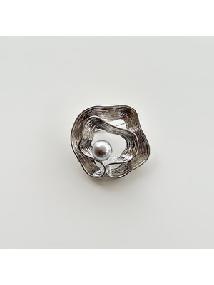 Vesce Atelier Gümüş Metalik Kıvrımlı Broş