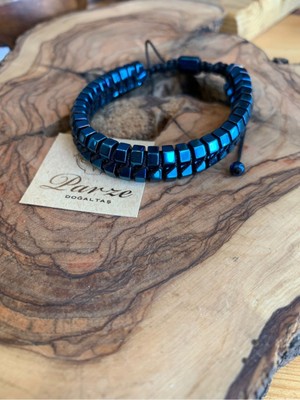 UltraMint Örgülü Hematit Bileklik, Şıklık ve Doğallık Kombini