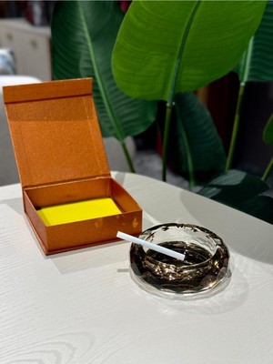 Şeffaf Kristal Küllük, Şık ve Zarif Tasarım, El Işçiliği, Modern Dekorasyon